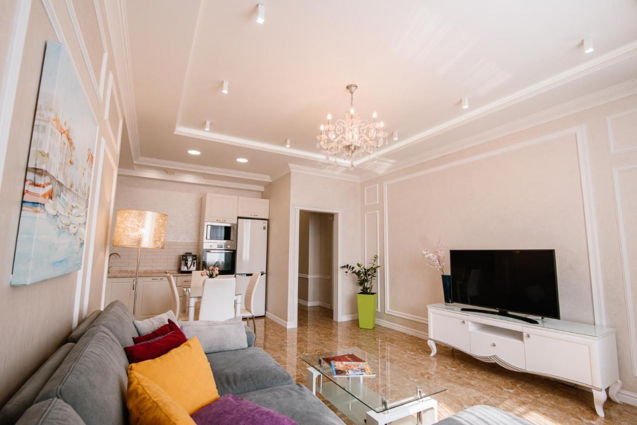Luxury For Business & Pleasure Royal 1 Apartment Киев Екстериор снимка